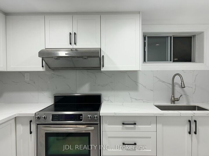 Property Photo:  110 Robinson St Street Unit A Bsmt  ON L3P 1P1 