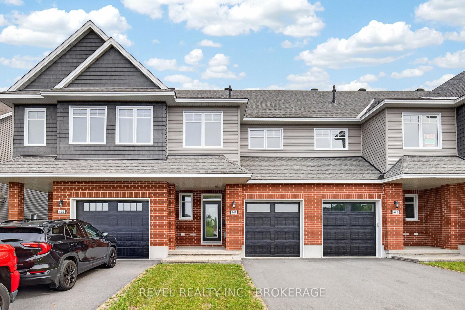 Property Photo: 444 Buckthorn Drive ON K7P 0V6