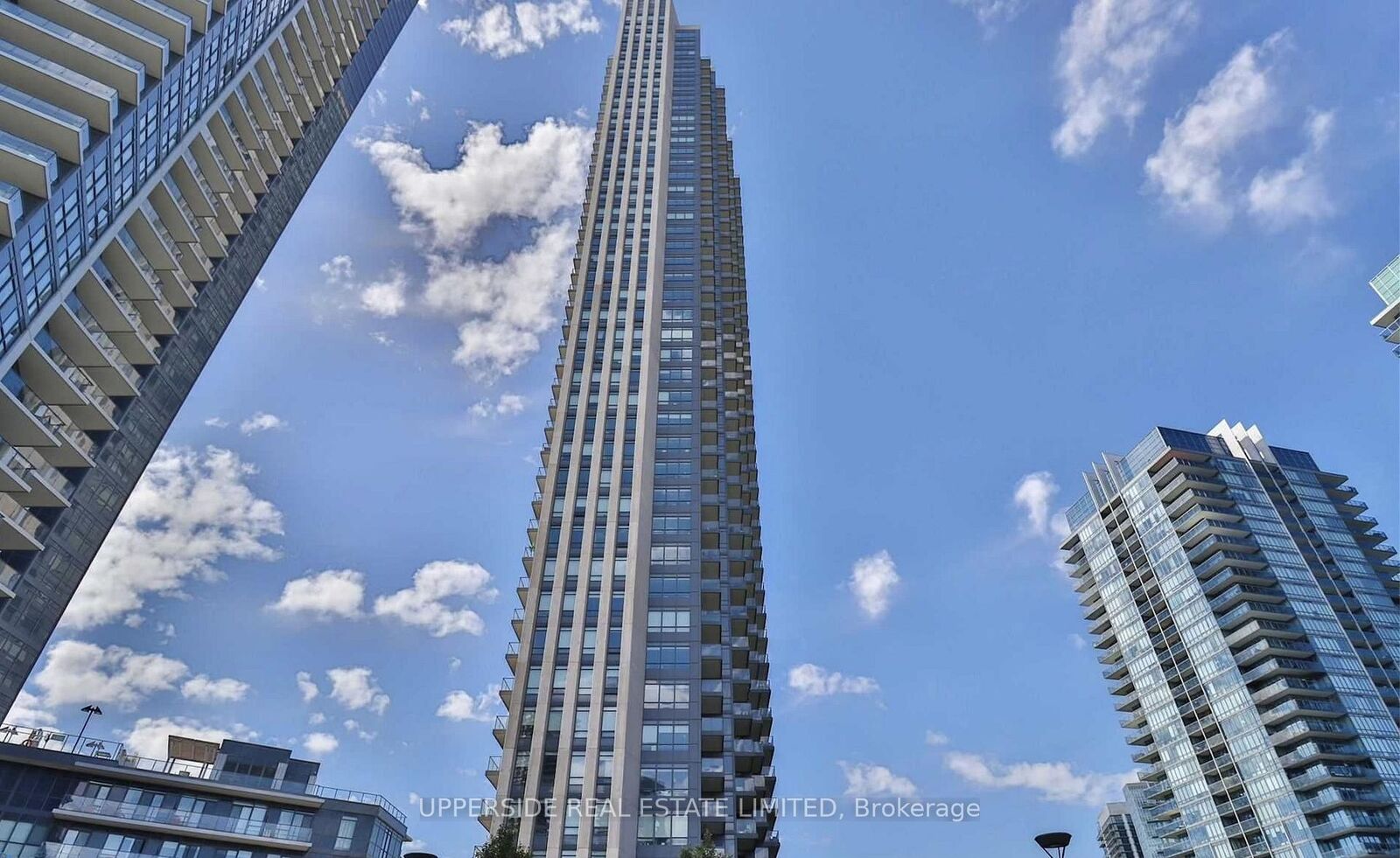 Photo de la propriété: 36 Park Lawn Road 703 ON M8V 0E5