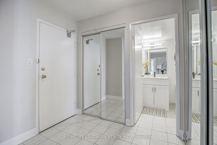 Property Photo:  25 Bamburgh Circle 2142  ON M1W 3W2 