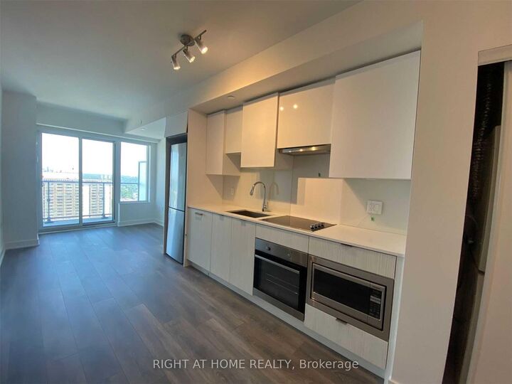 Property Photo: 99 Broadway Avenue 2912 ON M4P 0E3
