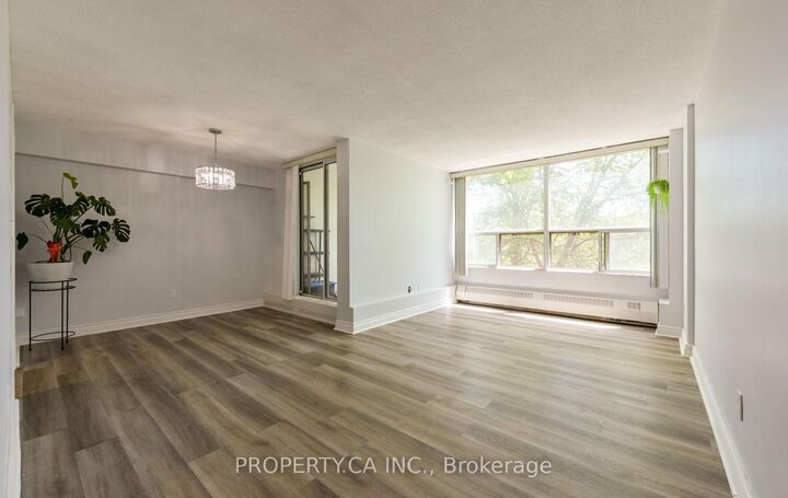 Property Photo:  60 Pavane Linkway N/A 207  ON M3C 1A1 