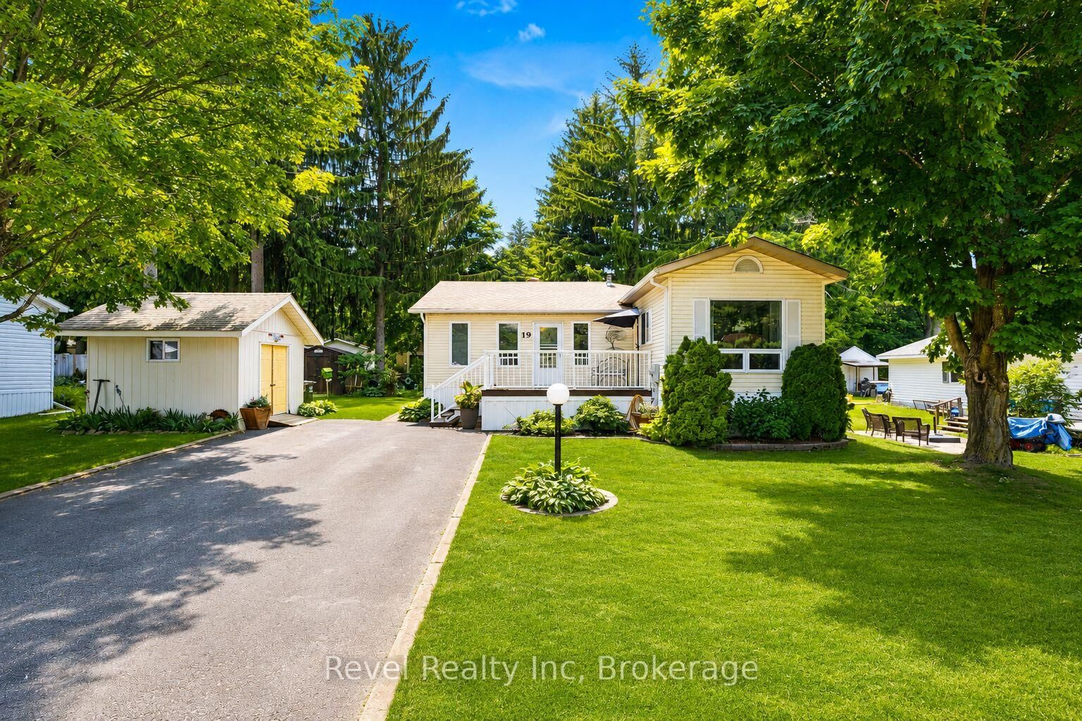 Property Photo: 5411 Elliott Side Road 19 ON L4R 4K3