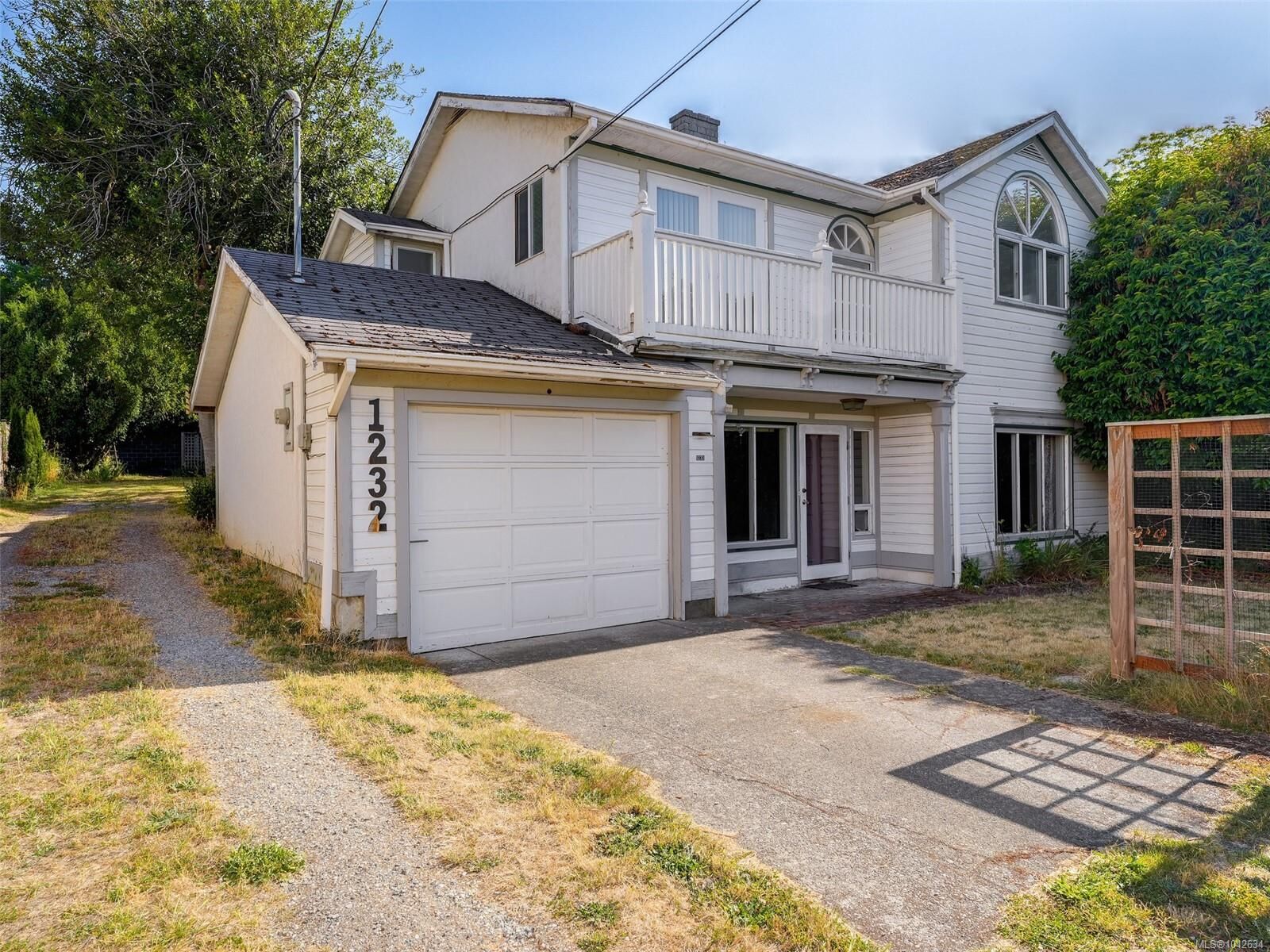 Property Photo: 1232 Richardson St BC V8V 3E1