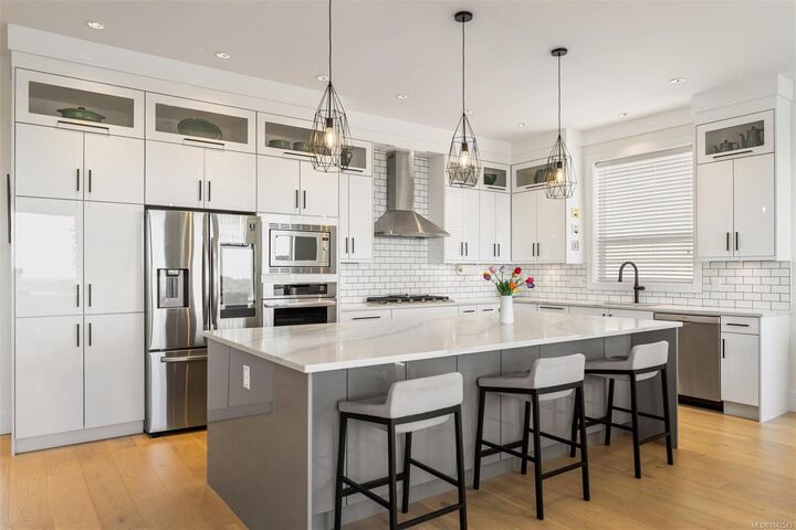2423 Azurite Cres — photo 1
