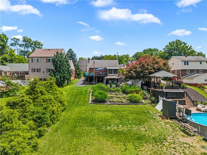 Property Photo:  41 1/2 Ehle Ave  PA 15108 