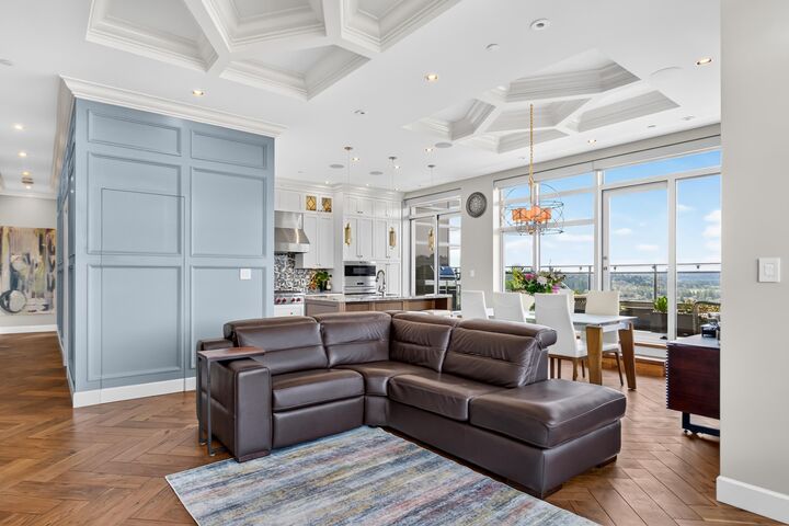 Property Photo: 2789 Shaughnessy Street Ph 2701 BC V3C 0C3