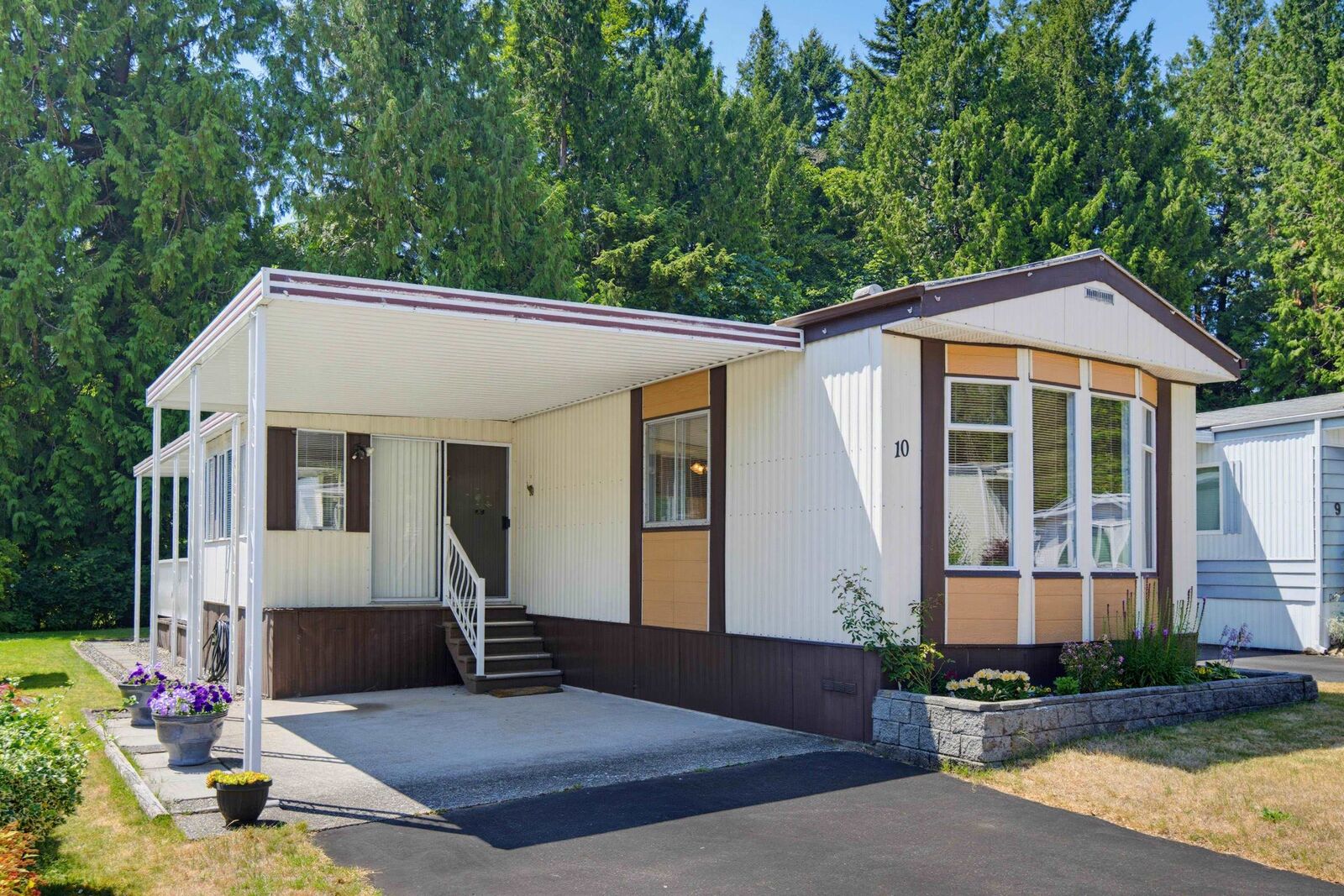 Property Photo: 2315 198 Street 10 BC V2Z 1Z1