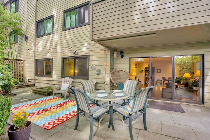 Property Photo: 1424 Walnut Street 104 BC V6J 3R3