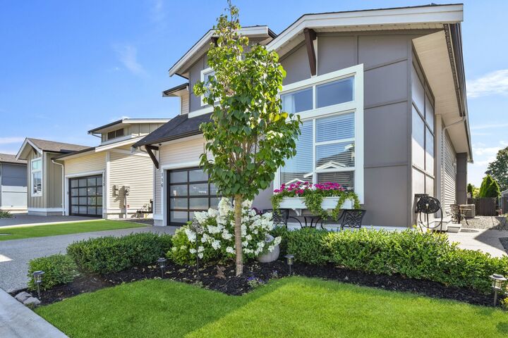 Property Photo: 46213 Hakweles Road 116 BC V4Z 0C5