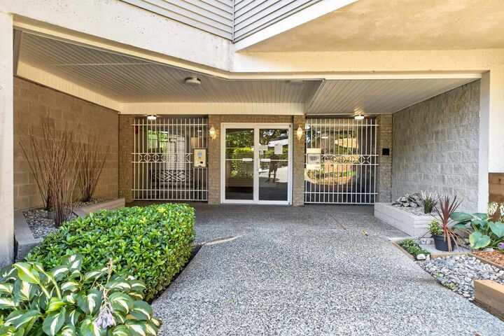 Property Photo:  450 Bromley Street 313  BC V3K 6S5 