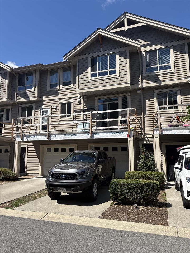 19752 55A Avenue 27 — photo 1