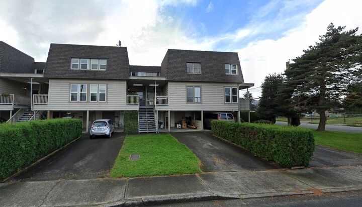 45720 Victoria Avenue 10 — photo 1