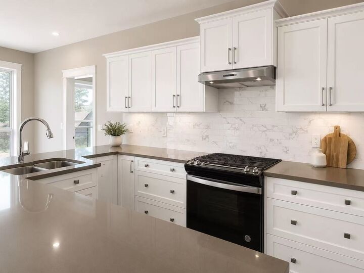 Property Photo: 1330 Stromdahl Place BC V0M 1A1