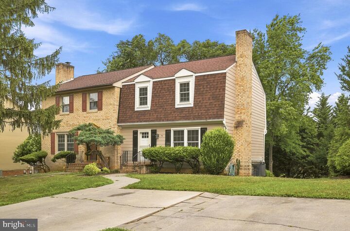 Property Photo:  824 Appleseed Court  VA 22601 