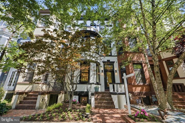 Property Photo:  1933 Calvert Street NW  DC 20009 