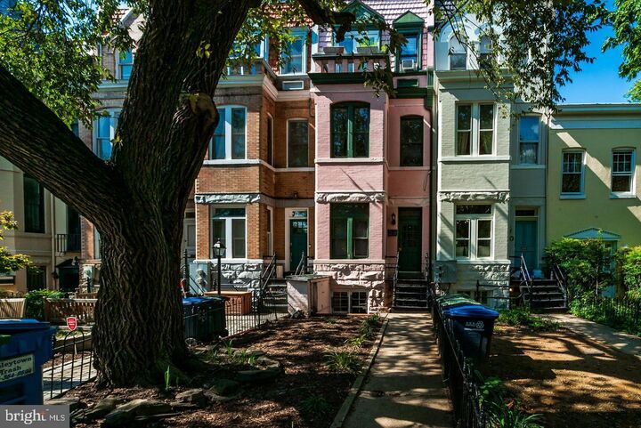 Property Photo: 318 N Carolina Avenue SE 1 DC 20003