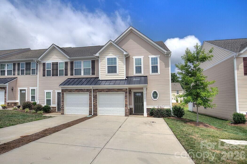Property Photo:  2704 Silverthorn Drive  NC 28273 