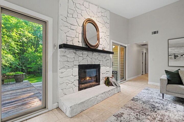 Property Photo: 10006 Stoneleigh Lane NC 28277