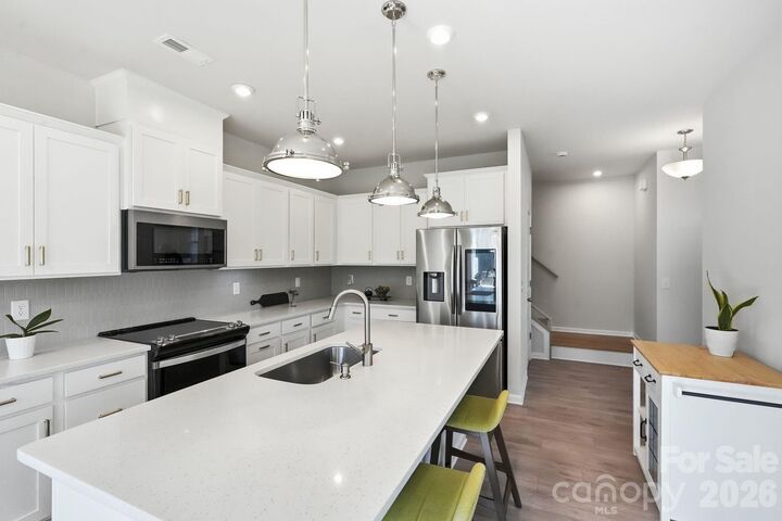 Property Photo: 14618 Tamarack Drive NC 28278