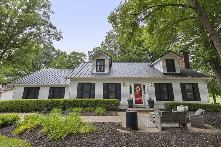 Property Photo:  1082 Autumn Woods Drive  OH 43081 