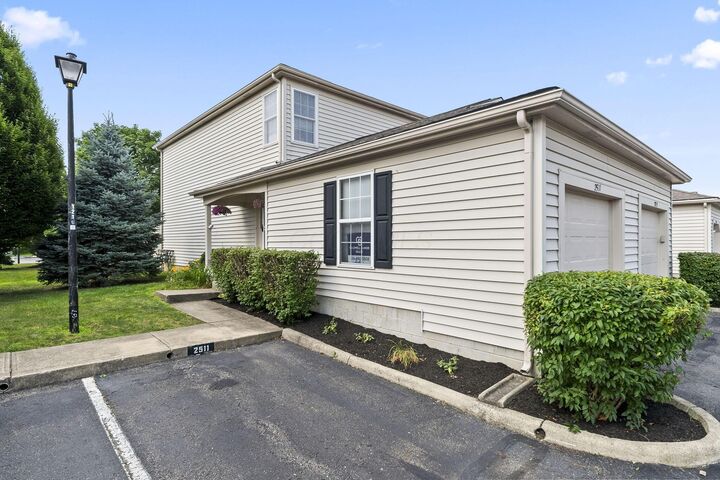 Property Photo: 2511 Hyacinth Lane OH 43235