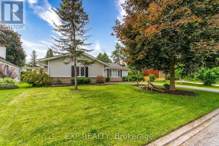 Property Photo: 2136 Fillmore Crescent ON K1J 6A4