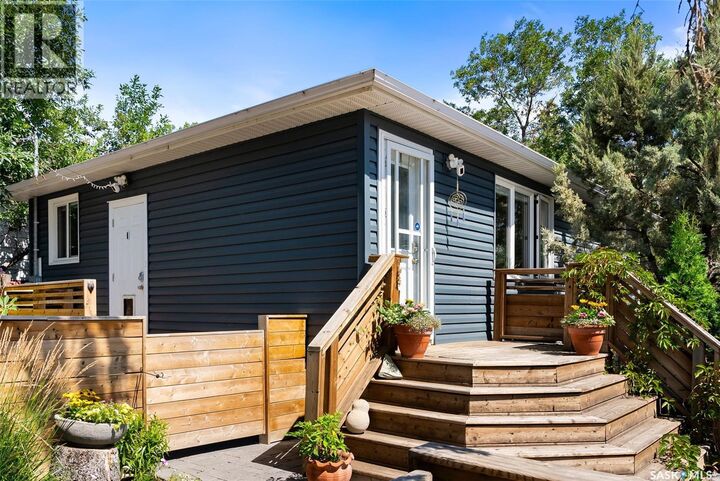 Property Photo: 108 Douglas Avenue E SK S4N 1H3