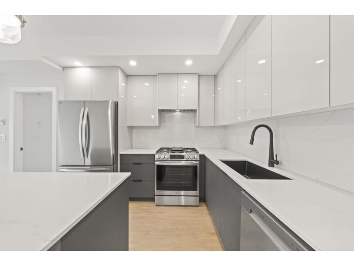 Property Photo:  15353 17 Avenue 103  BC V4A 1T8 