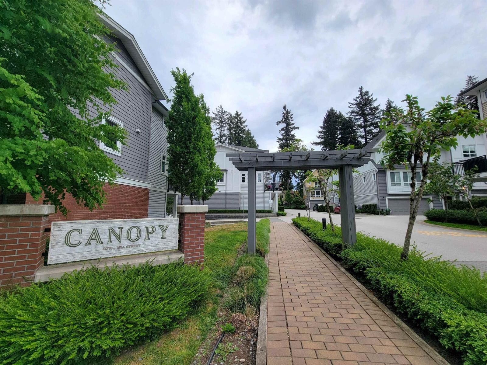 Property Photo: 9718 161A Street 40 BC V4N 6S7