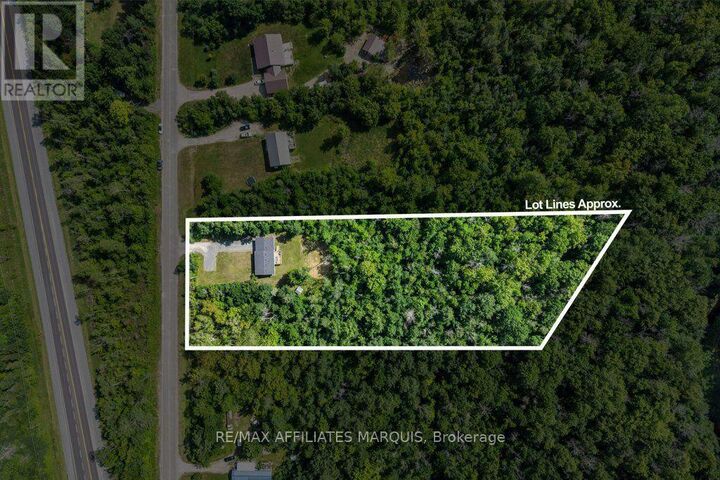 Property Photo: 437 Miller Drive ON K7H 0K7