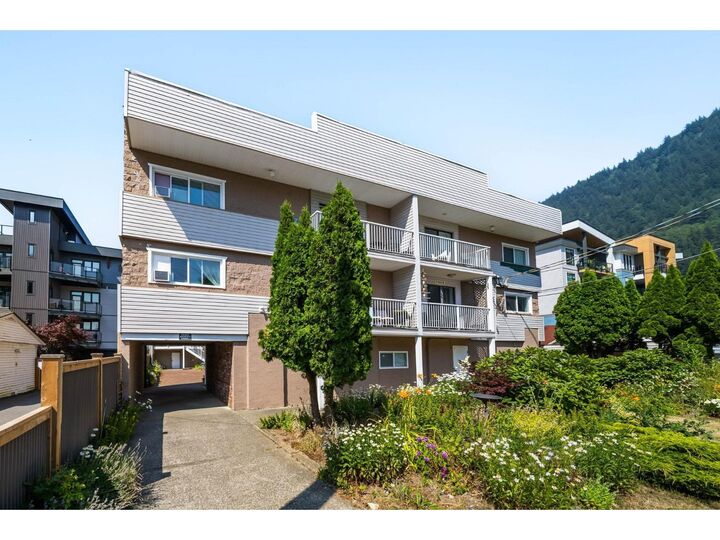 Property Photo:  450 Esplanade Avenue 20  BC V0M 1K0 