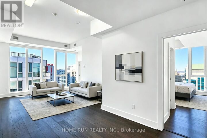 Property Photo: 40 Nepean Street 2703 ON K2P 0X5