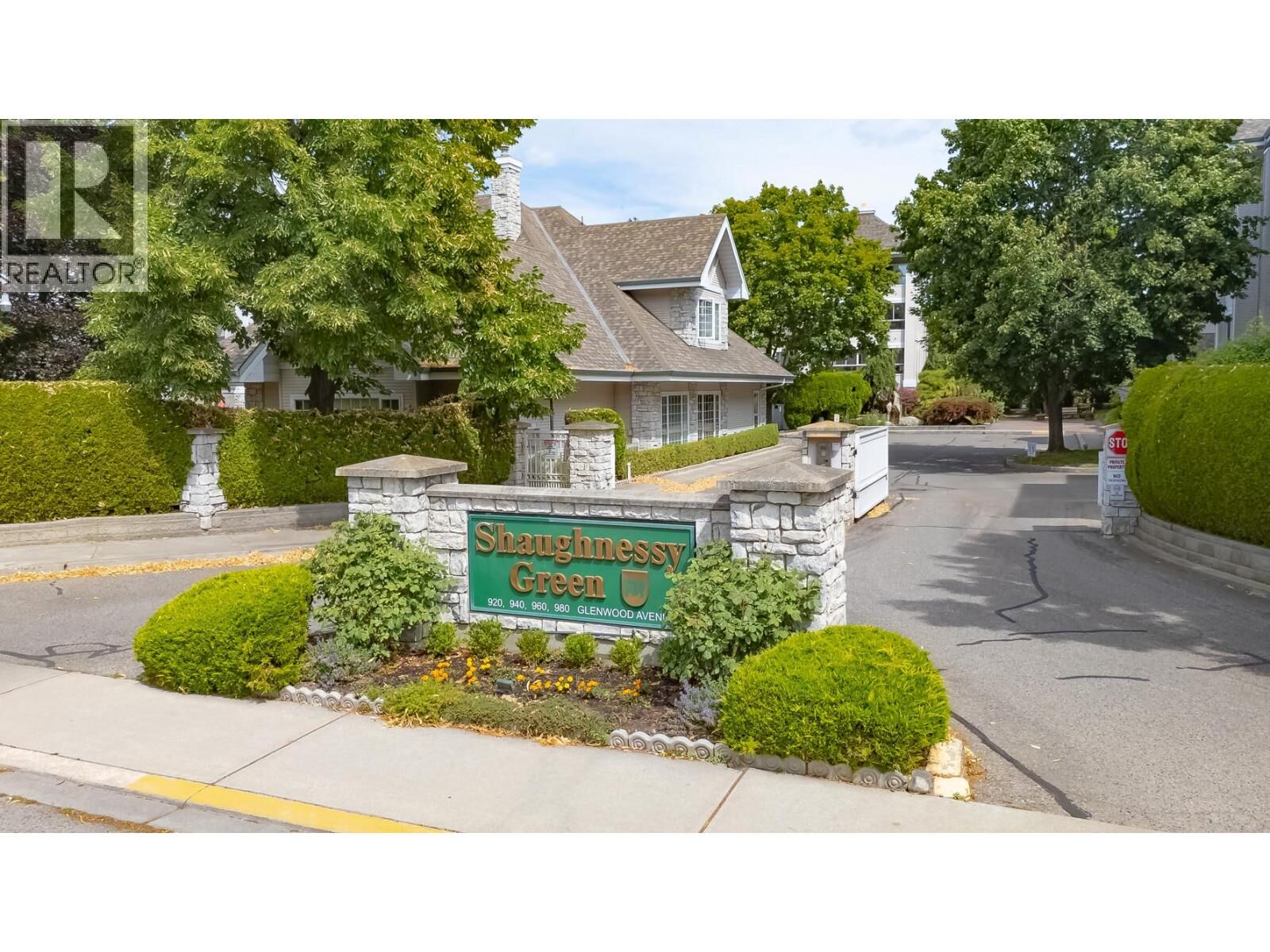 Property Photo: 920 Glenwood Avenue 205 BC V1Y 9P2