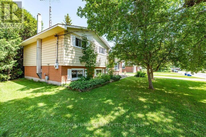 Property Photo: 1656 Beachburg Road ON K0J 1C0