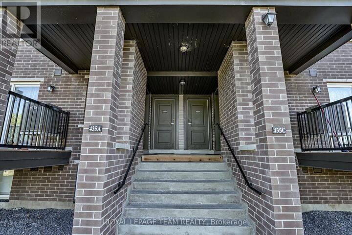 Property Photo: 435 Eldorado Private D ON K2K 0N9