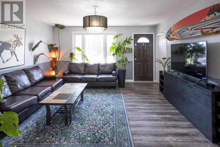 Property Photo: 105 Spruce Ct ON P7C 1X7