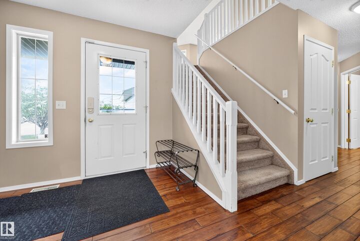 Property Photo: 21 Crocus Way AB T8H 2J9