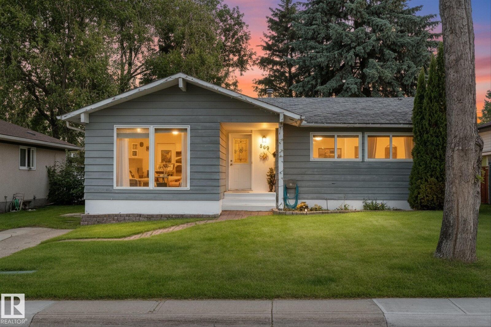 Property Photo:  869 Alder Avenue  AB T8A 1V4 