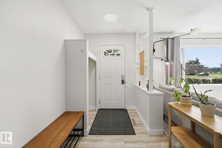 Property Photo:  10622 51 Avenue NW  AB T6H 0K9 