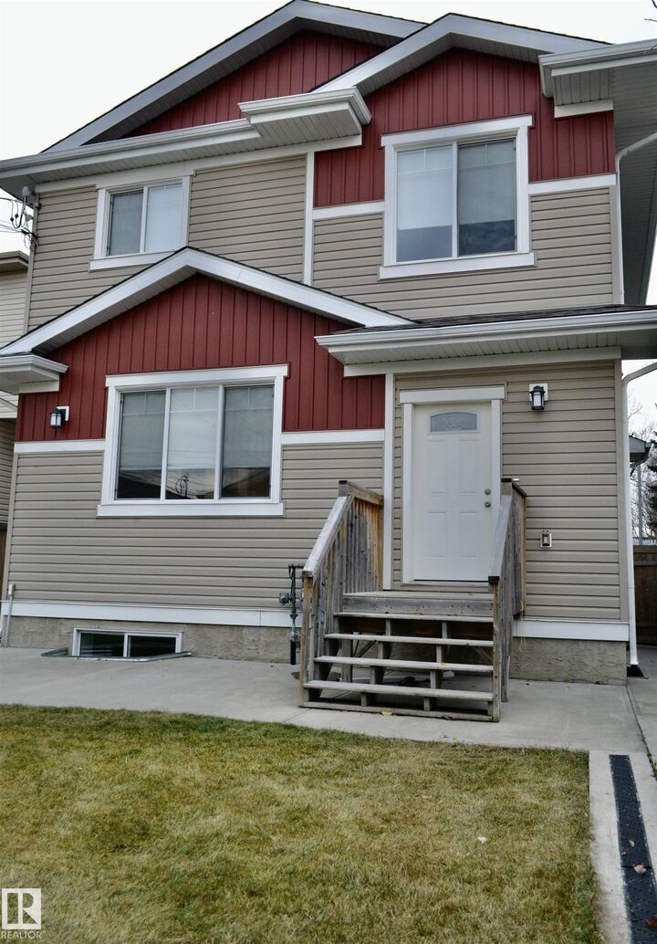 Property Photo:  8952 81 Avenue NW  AB T6C 0W8 