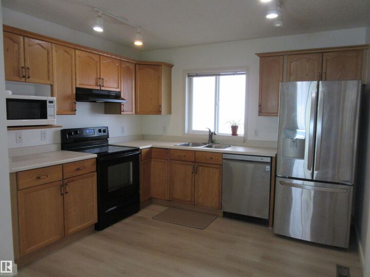 Property Photo:  64 Heatherglen Close  AB T7X 4A3 