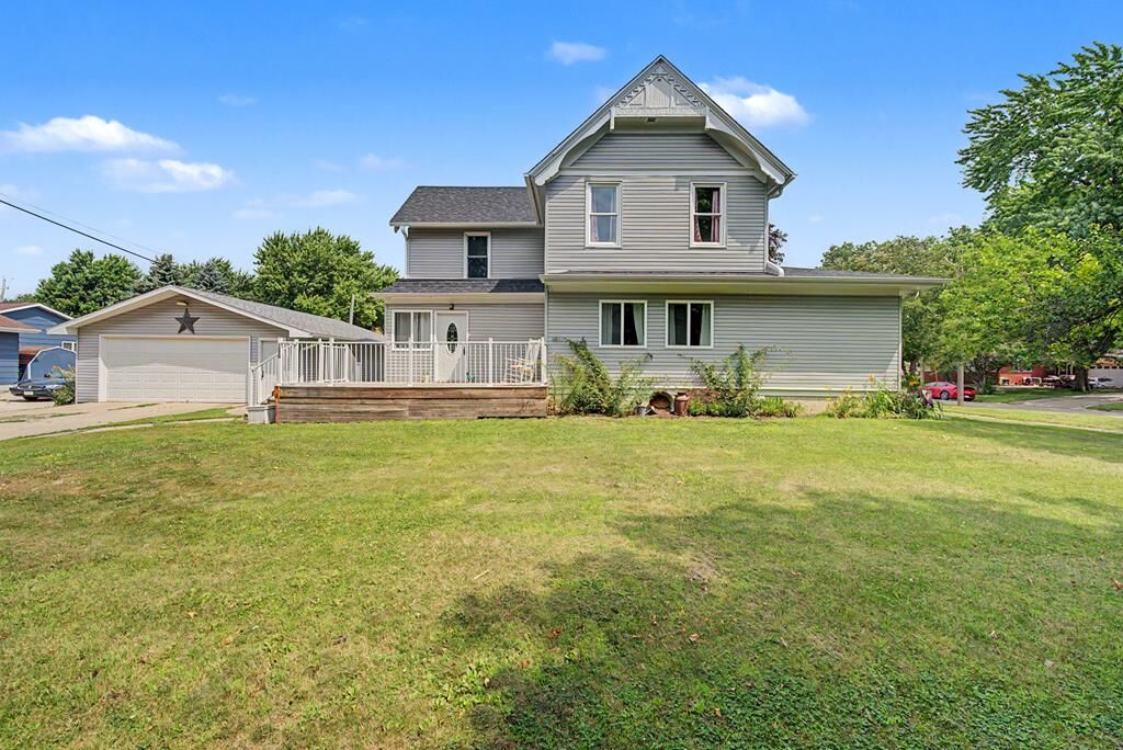 Property Photo:  1220 12th Ave  IA 50563 