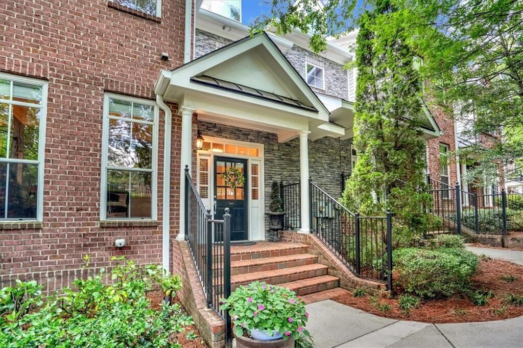 Property Photo:  5464 Glenridge View NE  GA 30342 