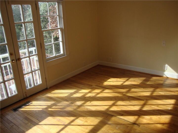 Property Photo: 3644 Kingsboro Road NE B GA 30319