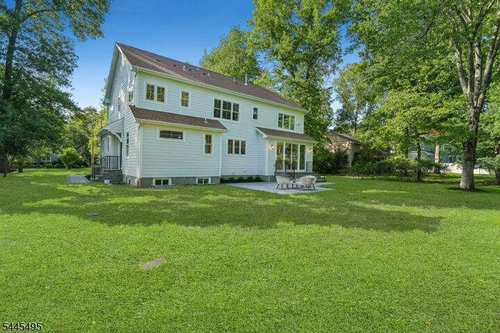 Property Photo:  6 Deal Ln  NJ 07039 