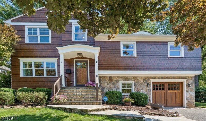 Property Photo:  5 Raymond St  NJ 07928 
