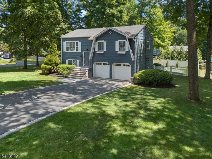 Property Photo:  29 Hillside Ter  NJ 07920 