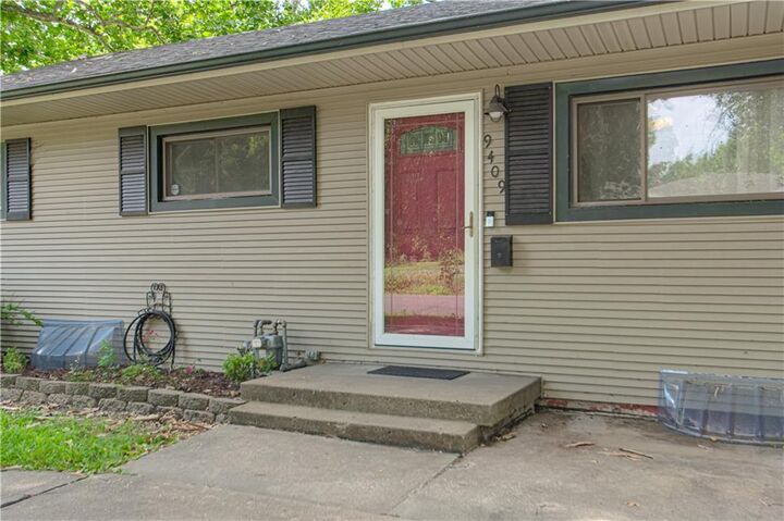 Property Photo:  9409 E 69th Street  MO 64133 
