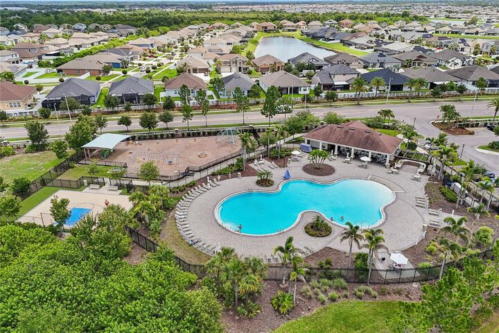 Property Photo:  11716 Brighton Knoll Loop  FL 33579 